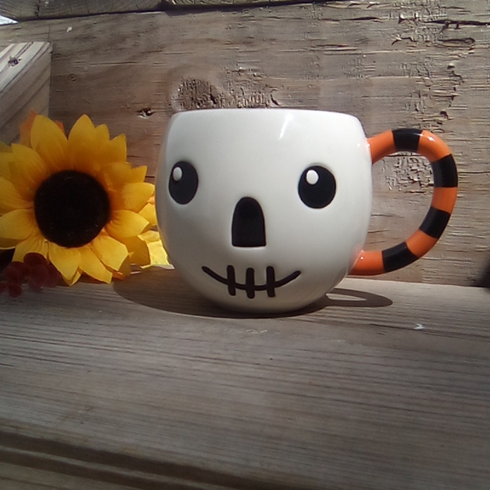 Rare Vintage White Skell Pumpkin Hallmark Gift Mug